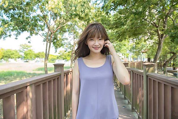 Bosslady 無鋼圈塑身背心 薄蕾絲