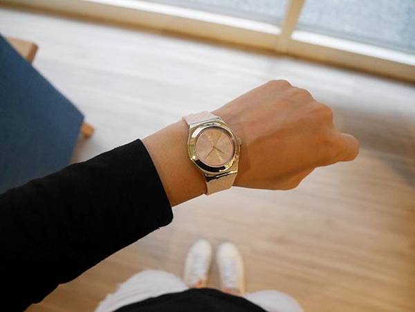 COCO HO Swatch 聯名手錶 運動時尚