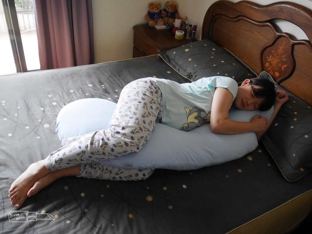 Hugsie孕婦枕 月亮枕 孕期推薦