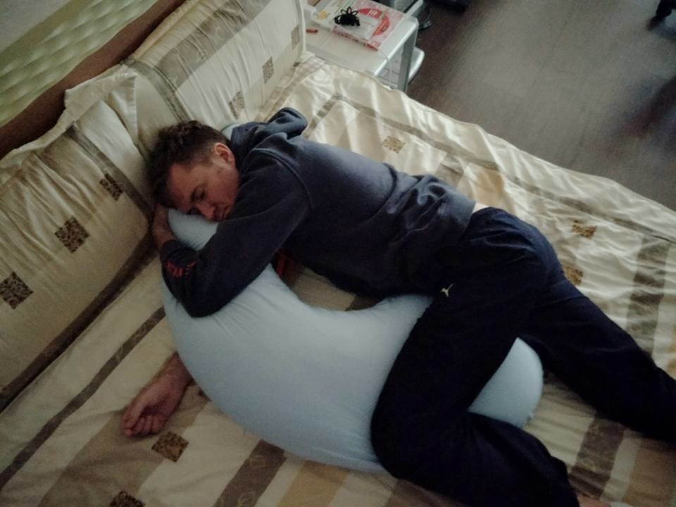Hugsie孕婦枕 月亮枕 孕期推薦  