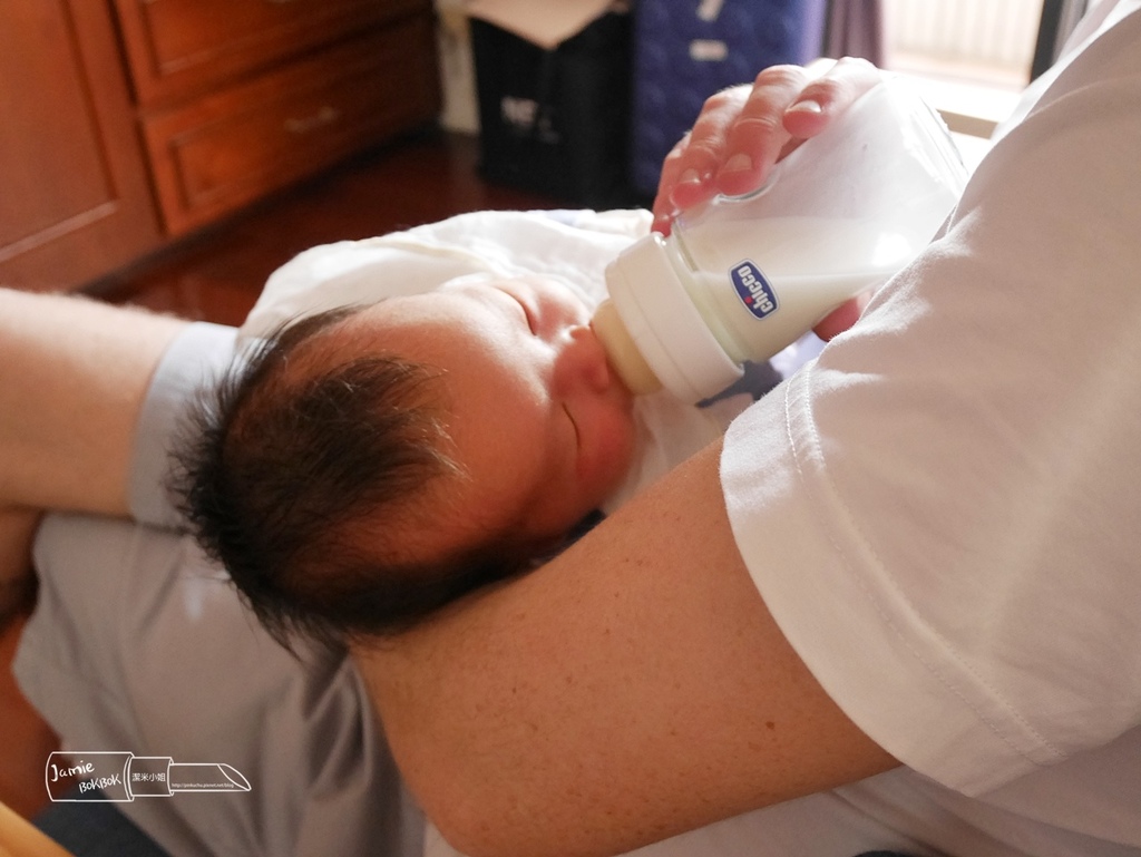 Chicco 原生脂寶貝沐浴禮盒 舒適哺乳彌月禮盒 滿月禮