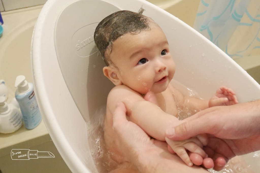 Chicco 原生脂寶貝沐浴禮盒 舒適哺乳彌月禮盒 滿月禮