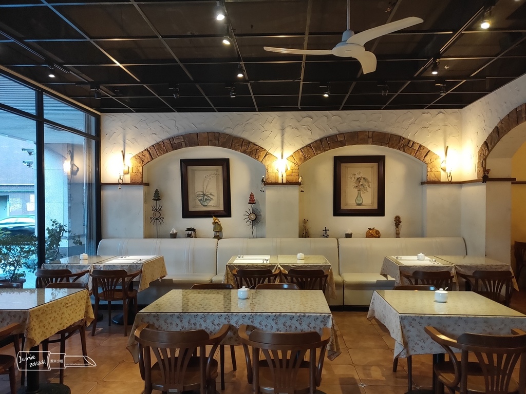 夏綠地 竹北咖啡店 義大利麵 沙拉 家樂福商圈 光明一路餐廳.jpg