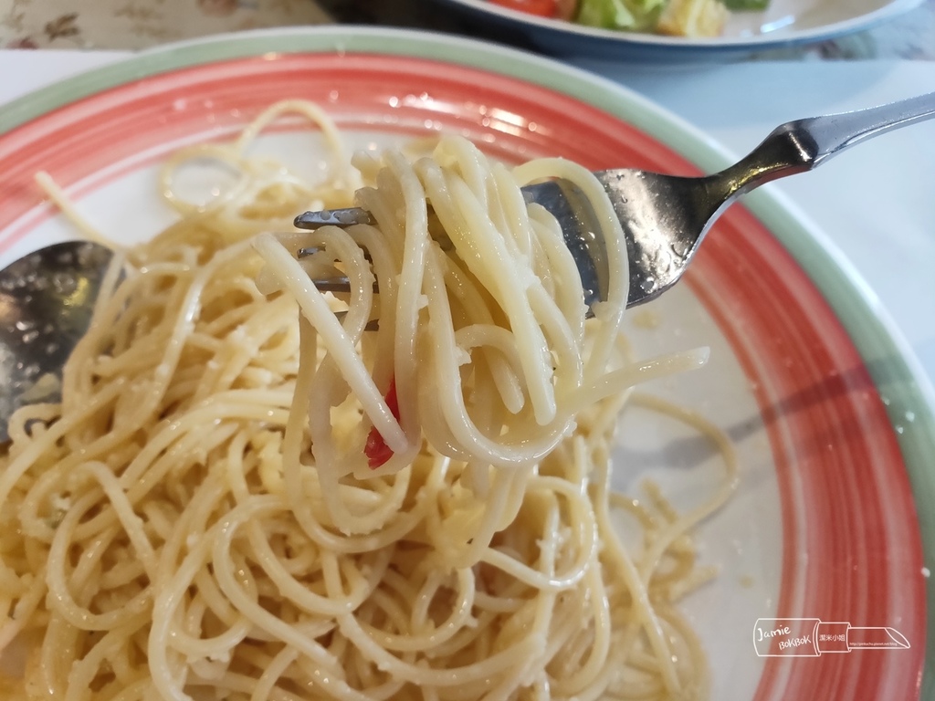 夏綠地 竹北咖啡店 義大利麵 沙拉 家樂福商圈 光明一路餐廳.jpg