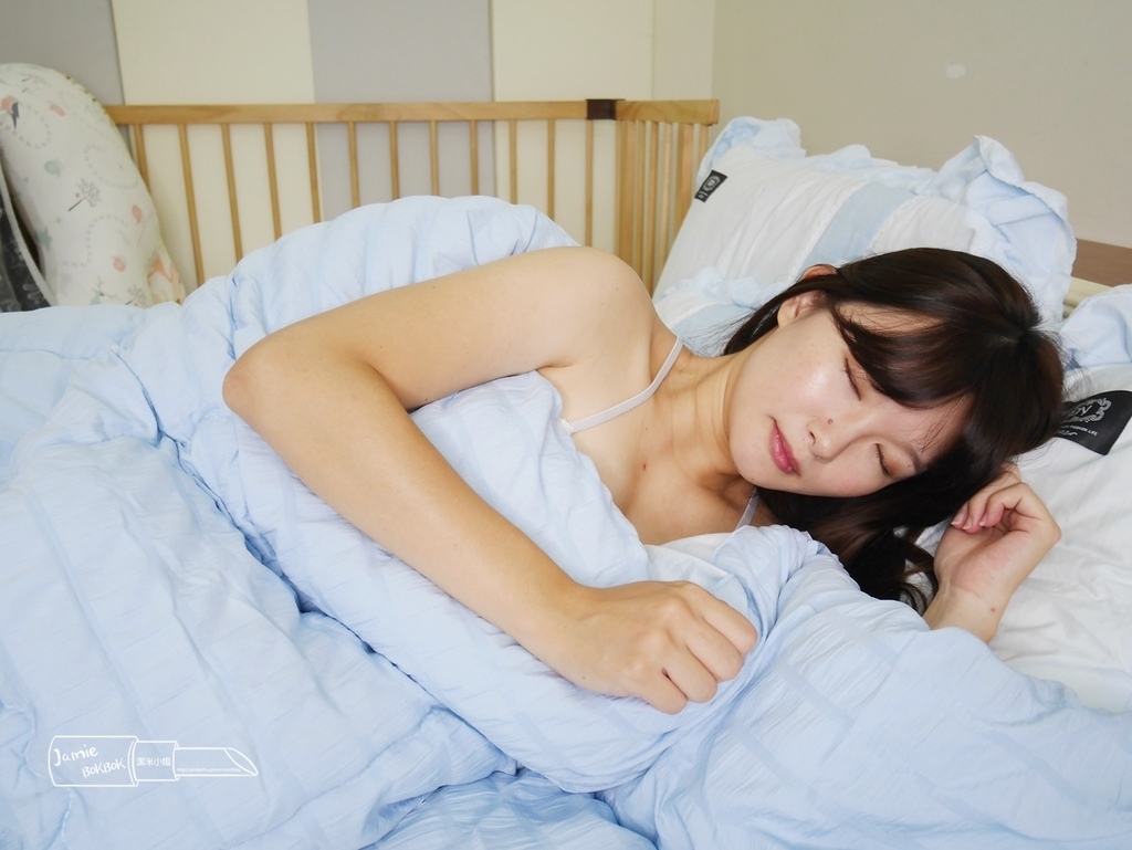 HOYACASA coozicasa 韓國風泡泡紗兩用被床包 水洗冬被.JPG