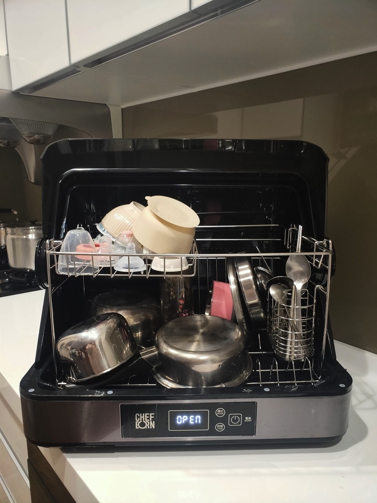 紫外線殺菌 奶瓶 烘碗機 奶瓶消毒鍋 保管箱.jpg