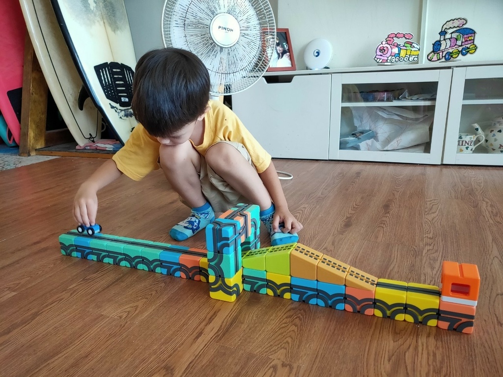 Qbi磁吸玩具 STEAM玩具 益智玩具 桌遊.jpg