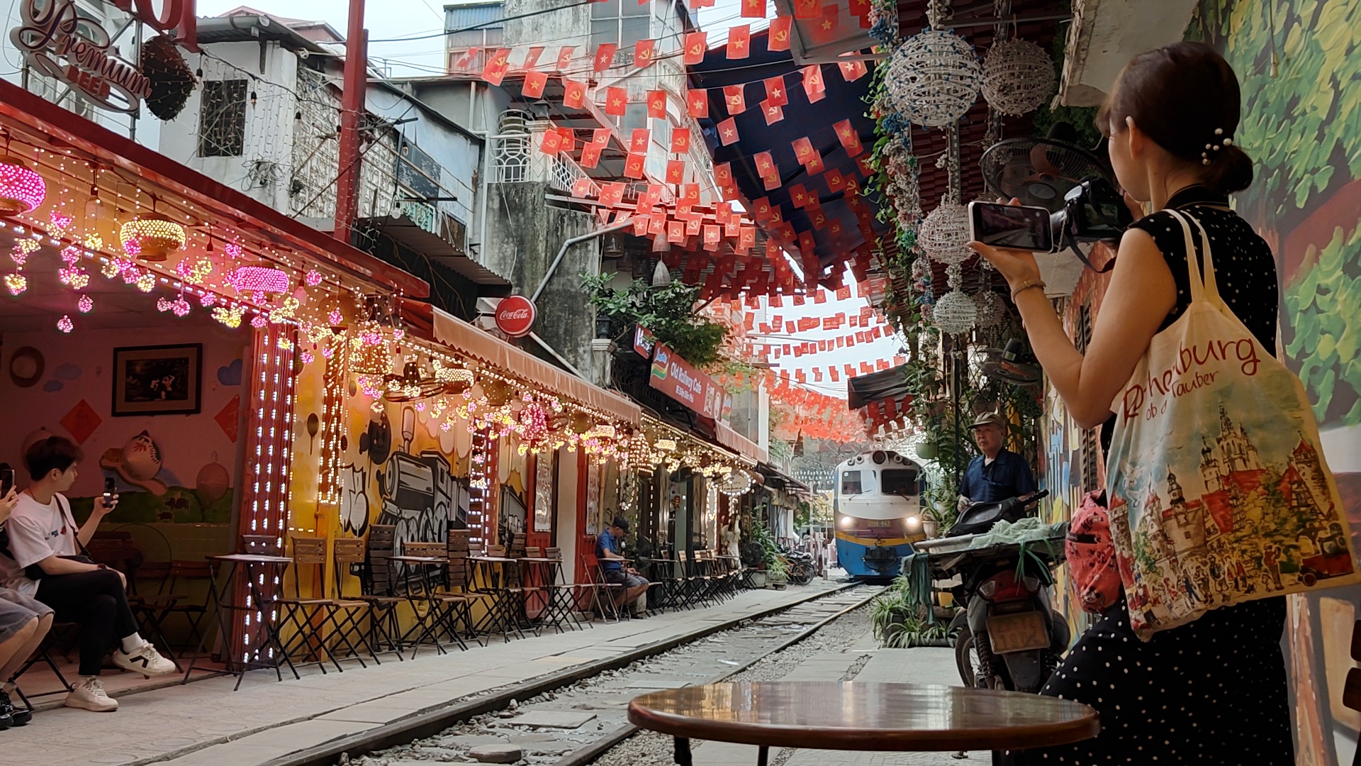 越南河內 老城區景點 火車街咖啡
