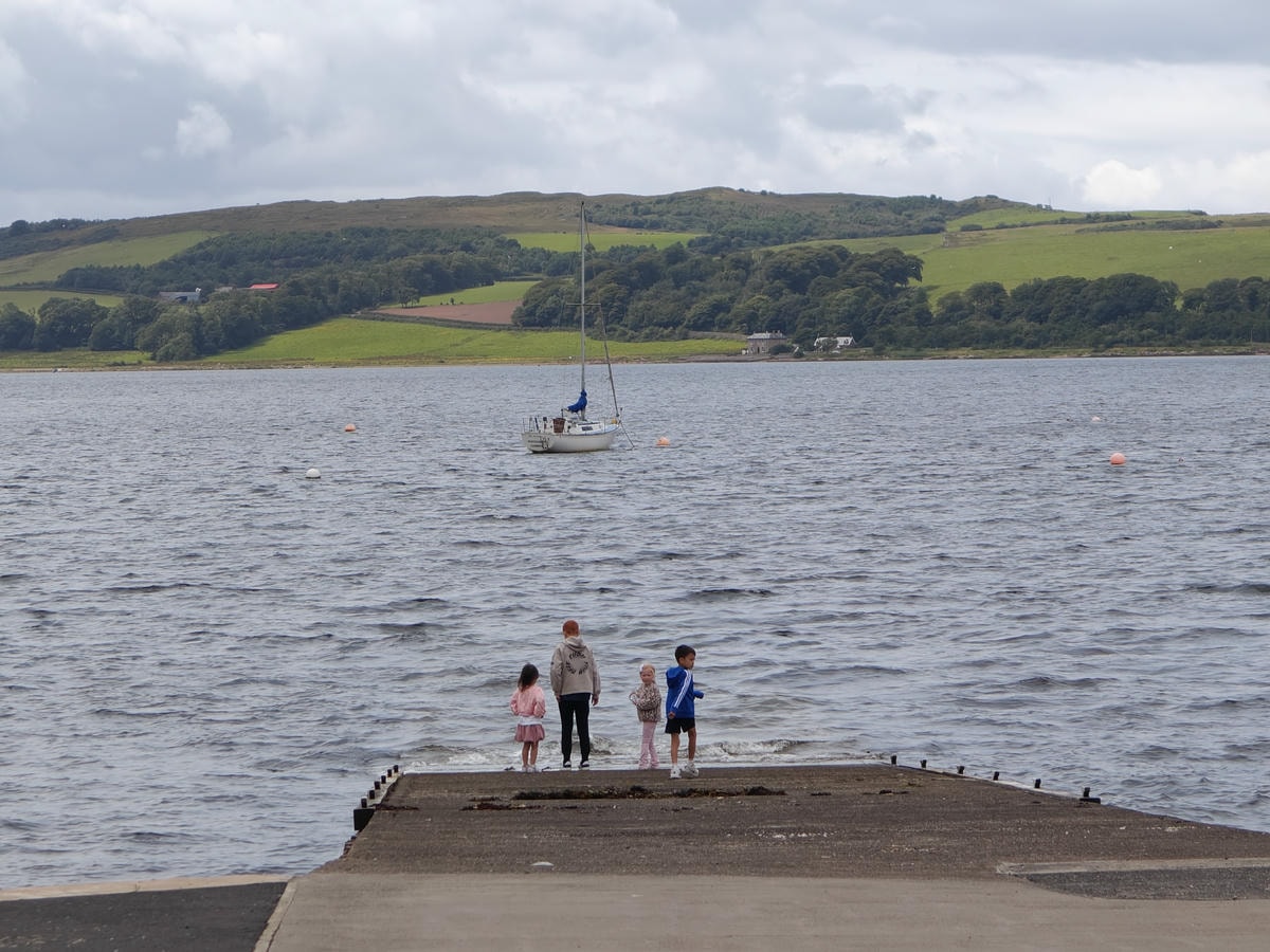蘇格蘭|拉格斯Largs一日遊.美麗的海濱長廊、Great Cumbrae大坎布雷島、米爾波特Millport - 第3張圖