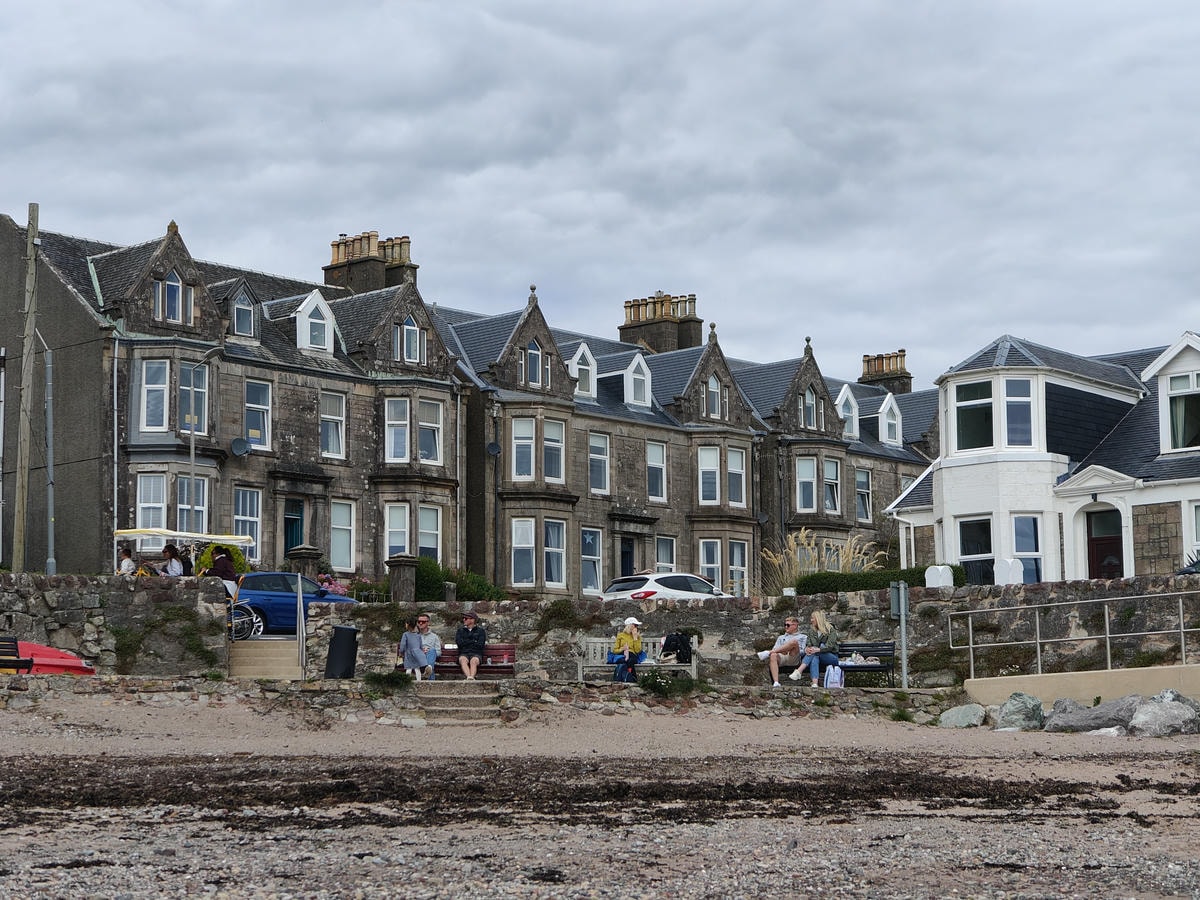 蘇格蘭|拉格斯Largs一日遊.美麗的海濱長廊、Great Cumbrae大坎布雷島、米爾波特Millport - 第35張圖