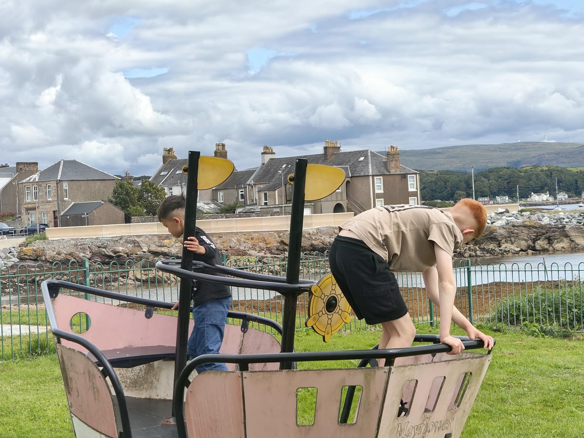 蘇格蘭|拉格斯Largs一日遊.美麗的海濱長廊、Great Cumbrae大坎布雷島、米爾波特Millport - 第42張圖