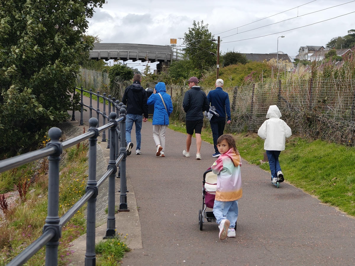 蘇格蘭|拉格斯Largs一日遊.美麗的海濱長廊、Great Cumbrae大坎布雷島、米爾波特Millport - 第5張圖
