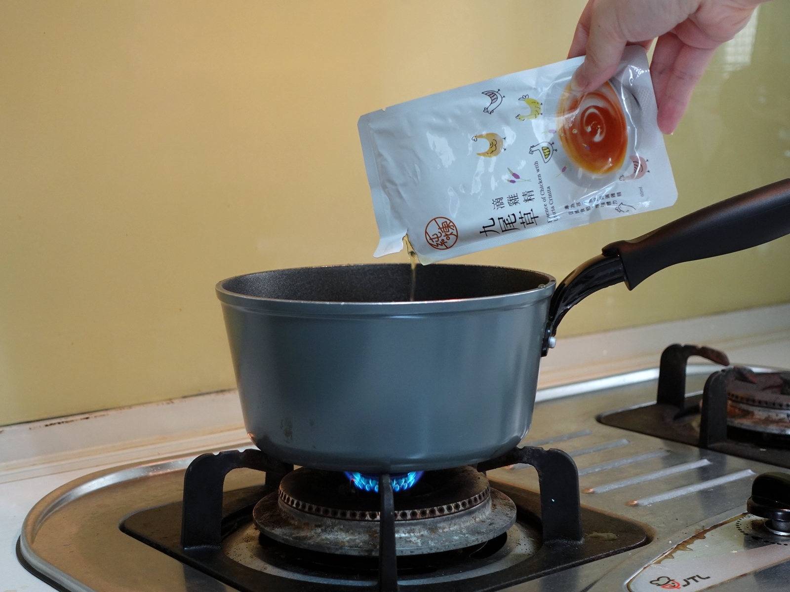 懶人必備,補足營養好簡單|口味多元的純煉滴雞精,照顧到全家人的營養補給 - 第6張圖