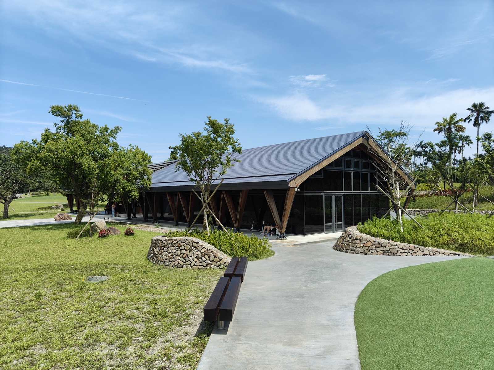 宜蘭礁溪|Herbelle Tea 湖畔茶屋,坐擁龍潭湖景第一排|拍照機位+親子放風攻略 - 第11張圖