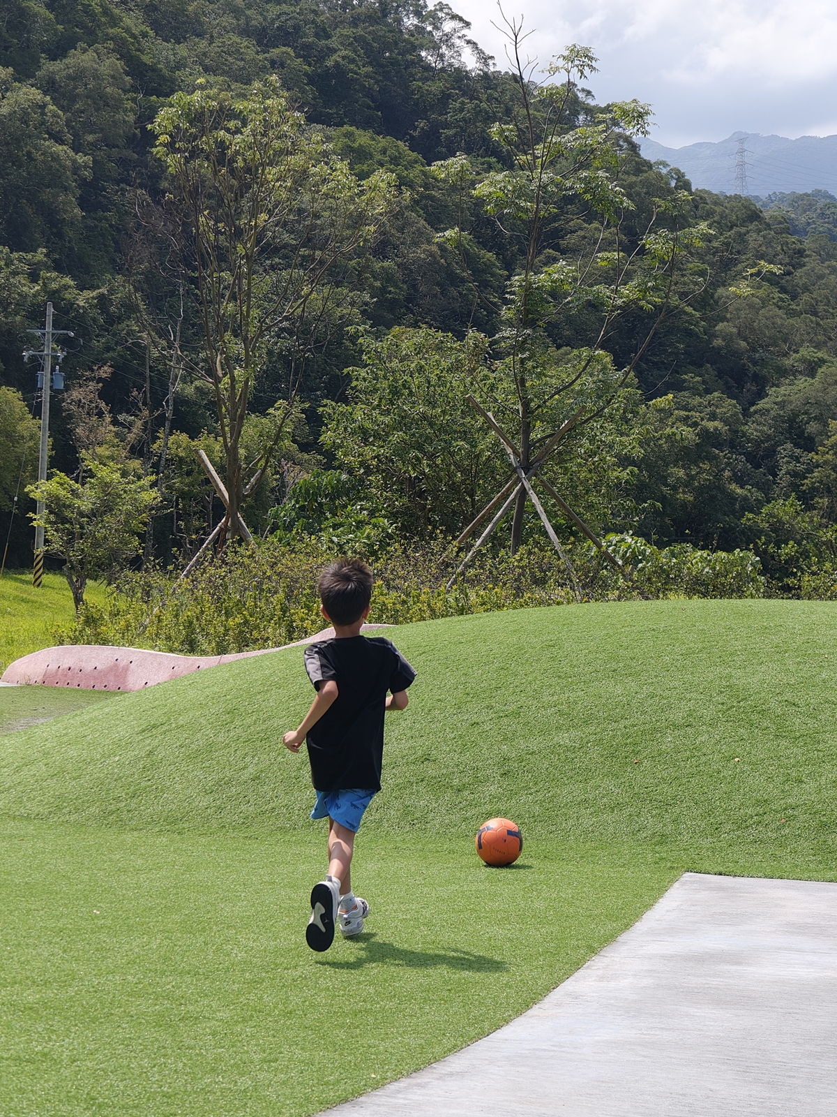 宜蘭礁溪|Herbelle Tea 湖畔茶屋,坐擁龍潭湖景第一排|拍照機位+親子放風攻略 - 第10張圖