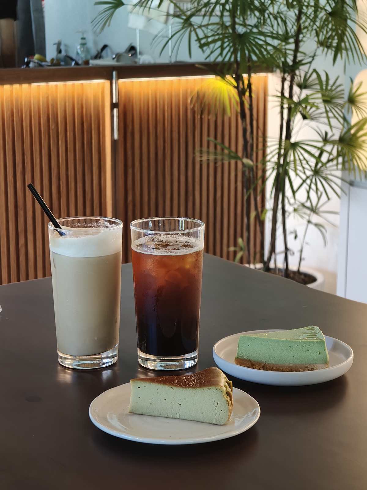 宜蘭礁溪|Herbelle Tea 湖畔茶屋,坐擁龍潭湖景第一排|拍照機位+親子放風攻略 - 第5張圖