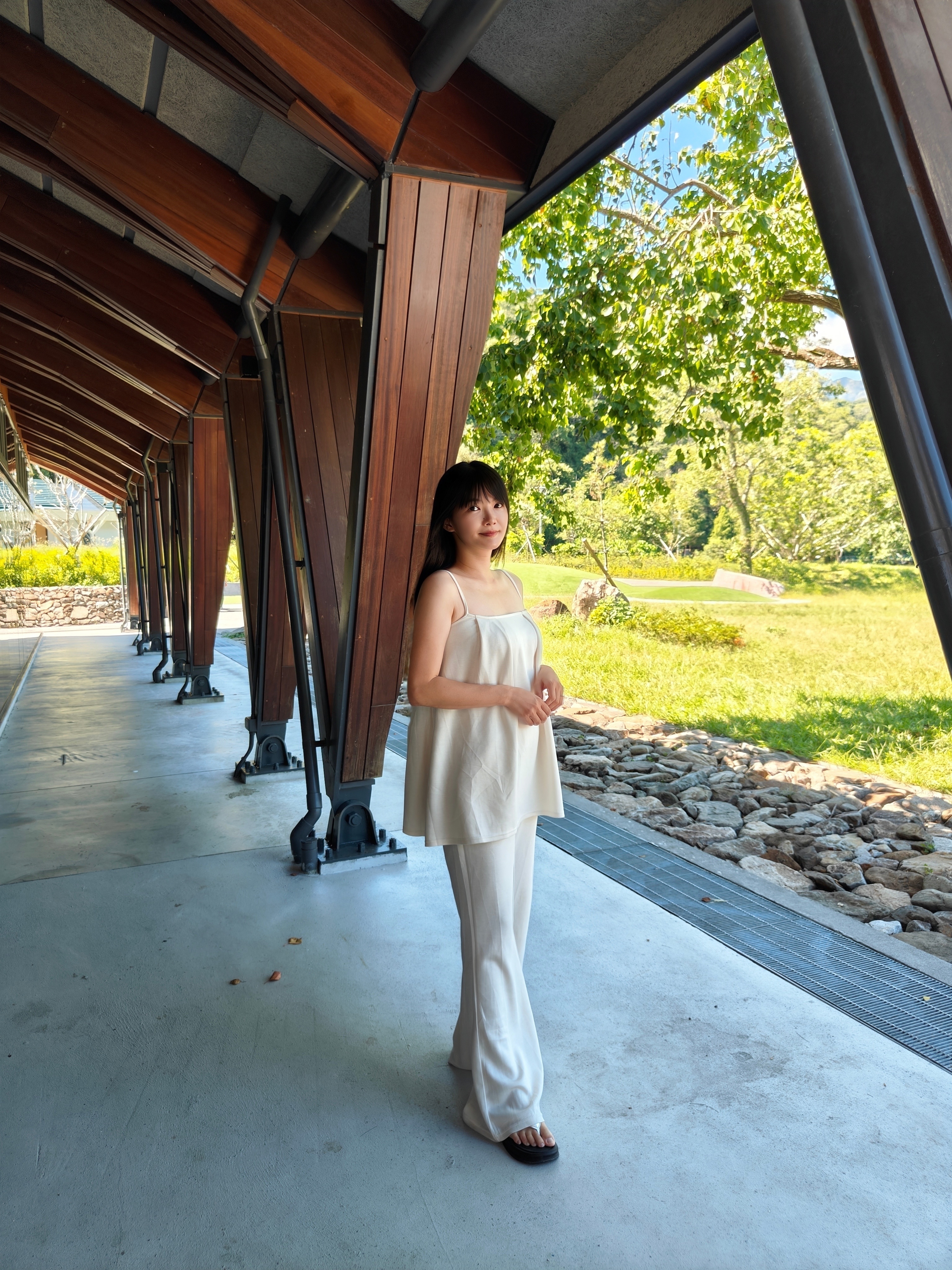 宜蘭礁溪|Herbelle Tea 湖畔茶屋,坐擁龍潭湖景第一排|拍照機位+親子放風攻略 - 第4張圖